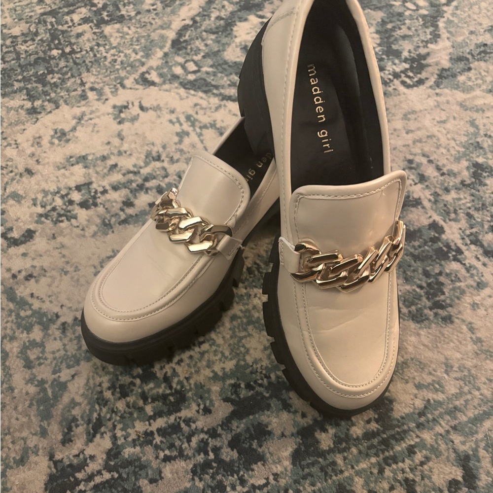 Beautiful loafers! Steve MADDEN platform loafers with gold detail.  Size 9.5